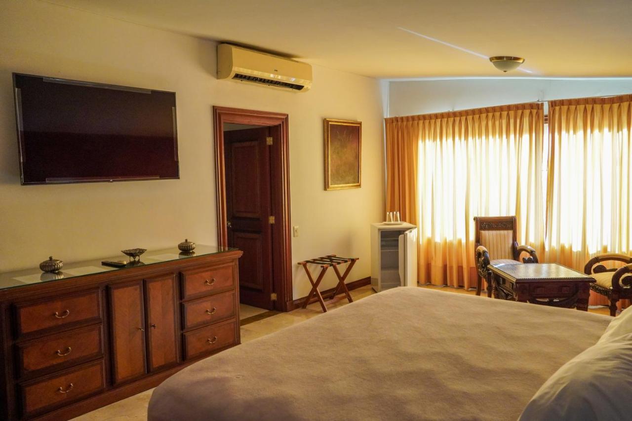 Hotel Boutique Villa Casuarinas Cali Bagian luar foto